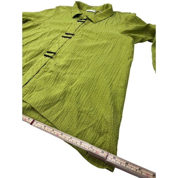 Habitat Lime Green Textured Blouse Size L With Button Loop Closures & Collar - Picture 10 of 11